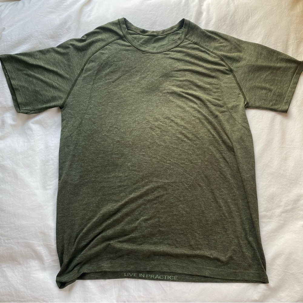 Lululemon Green Metal Vent Tee Size XL